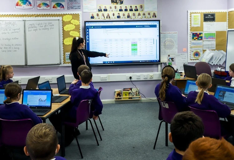 Teacher viewing reports